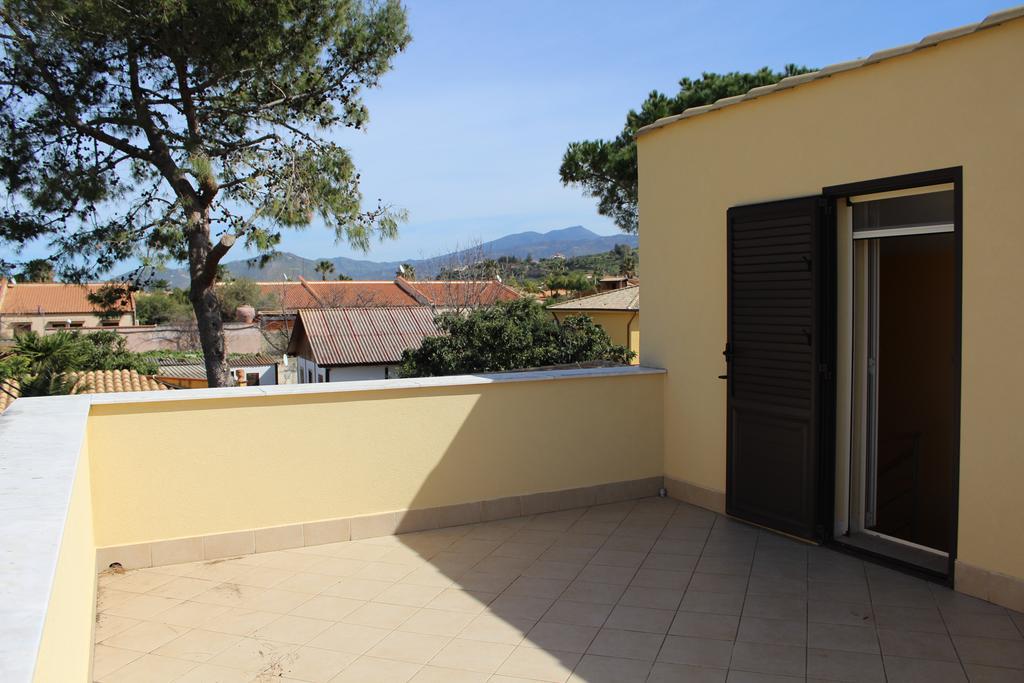 Casa Vacanze Roccella Beach Campofelice Di Roccella Exterior foto